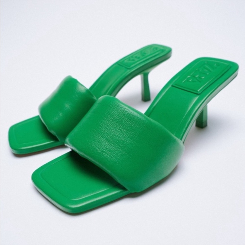 NEW. Zara Green Heeled Padded Sandals